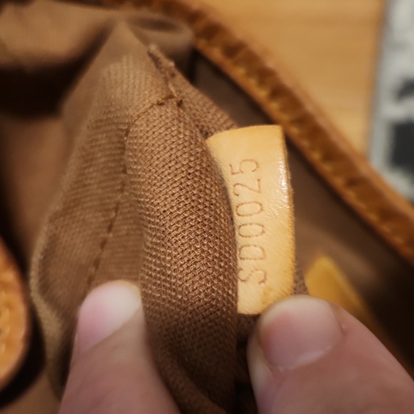 Lousi Vuttion Monogram Batignolles Vertical tote - Picture 4 of 8